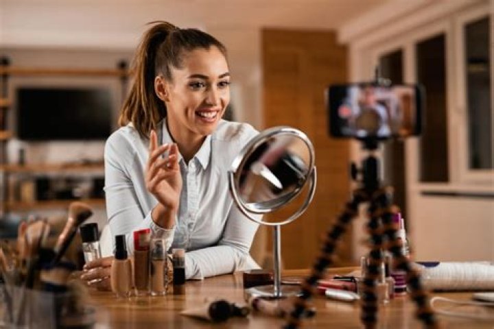 Caolinn Springall: The Renowned Influencer And Beauty Expert